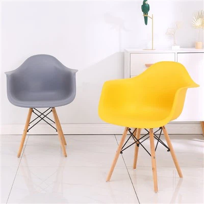 Silla de plástico Eames
