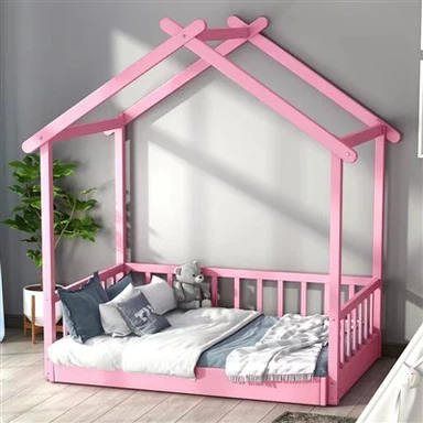 Cama para niños de troncos de casa pequeña
